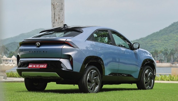 Tata Curvv EV: पेट्रोल का टेंशन हुआ खत्म, आधुनिक डिज़ाइन के साथ बजट प्राइस मे