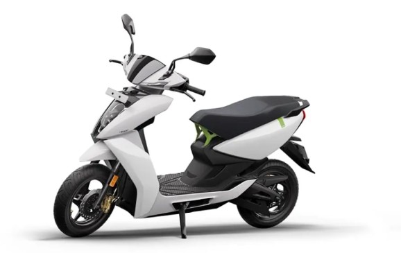 Ather 450S इलेक्ट्रिक स्कूटर, कुशल और 100KM रेंज के साथ Ather 450S इलेक्ट्रिक स्कूटर, कुशल और 100KM रेंज के साथ